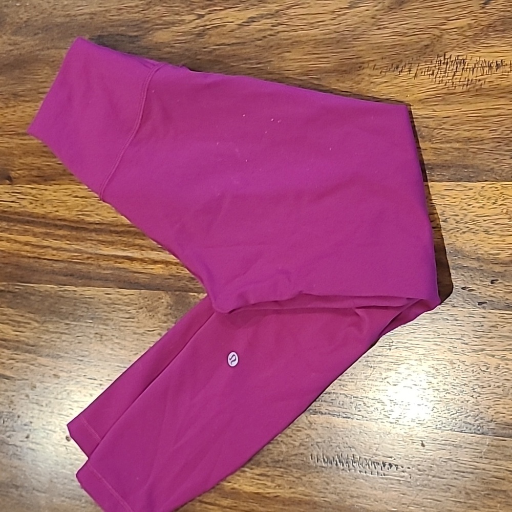 Lululemon wonder train HR tight 25” Size 4